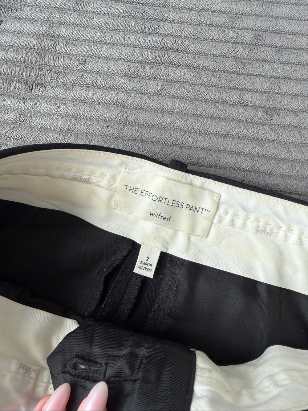Wilfred Black and Cream Effortless Pant - Classic Waistband Detail
